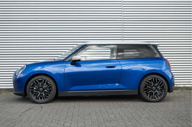 MINI Hatchback (2026) thumbnail 2