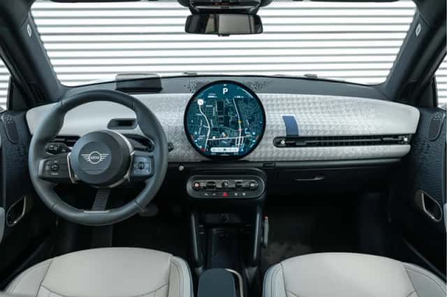 MINI Hatchback (2026) thumbnail 4