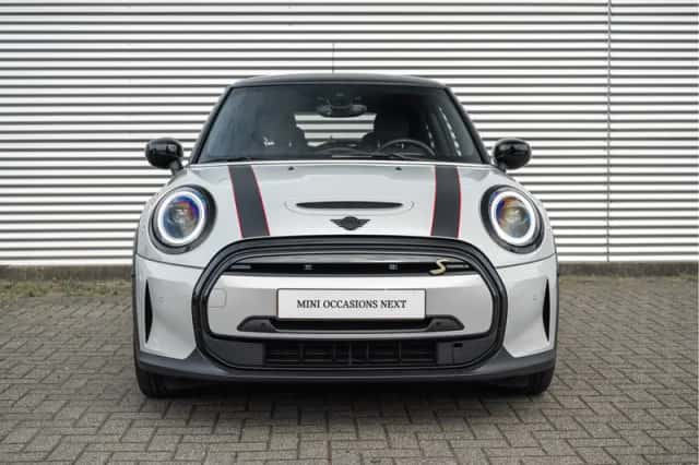 MINI Electric (2022) thumbnail 6