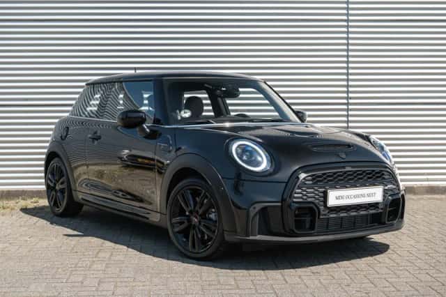 MINI Hatchback (2023) thumbnail 6
