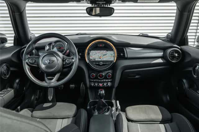 MINI Hatchback (2020) thumbnail 4