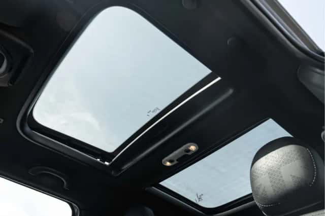 MINI Hatchback (2024) thumbnail 6