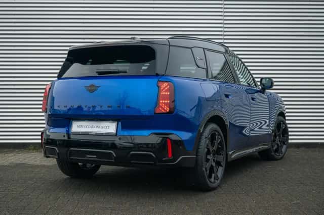 MINI Countryman (2025) thumbnail 2