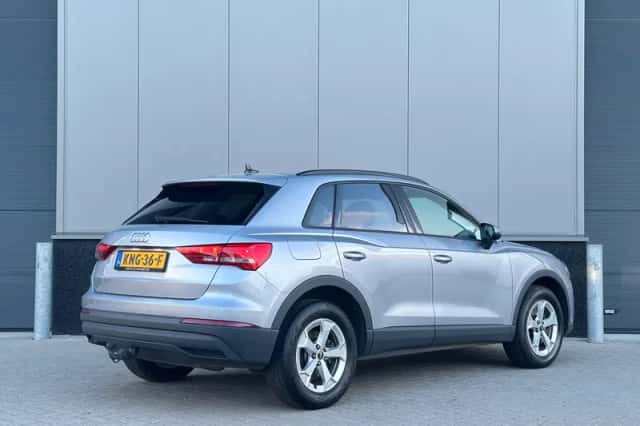 Audi Q3 (2021) thumbnail 3