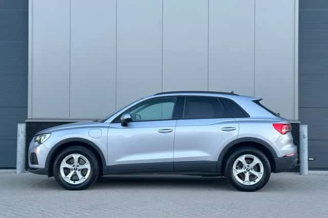 Audi Q3 (2021) thumbnail 4