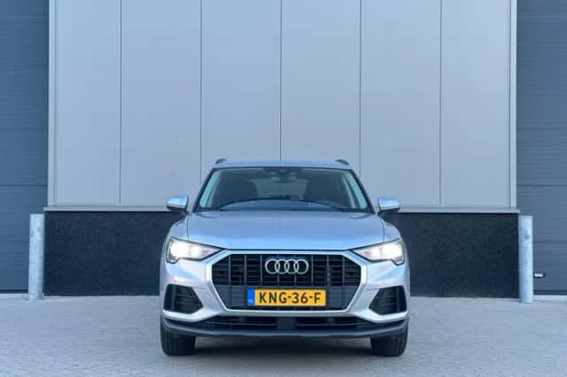 Audi Q3 (2021) thumbnail 6