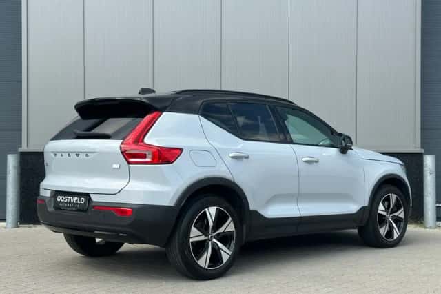 Volvo XC40 (2022) thumbnail 2