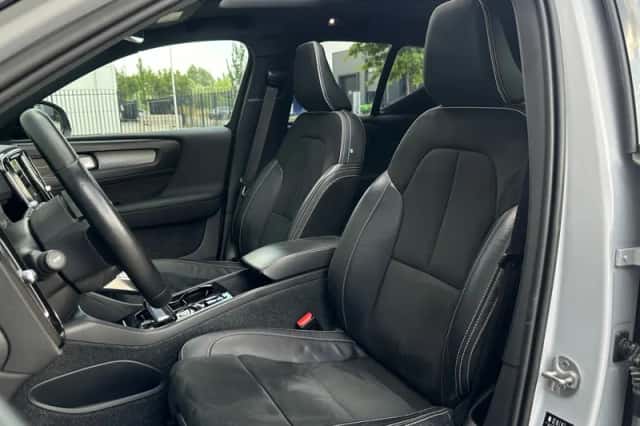 Volvo XC40 (2022) thumbnail 4