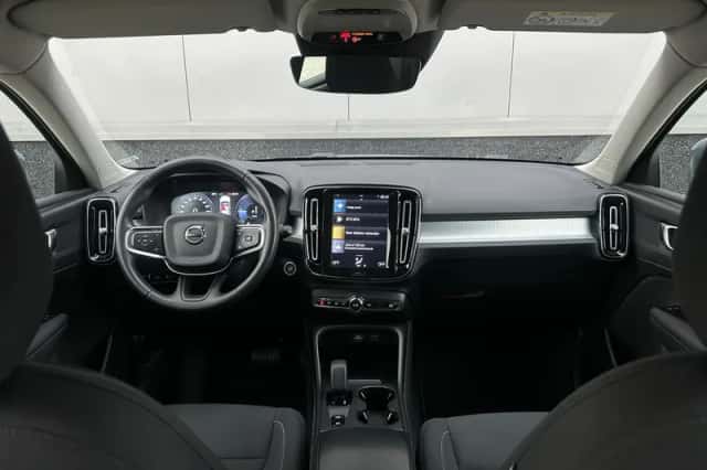 Volvo XC40 (2022) thumbnail 3