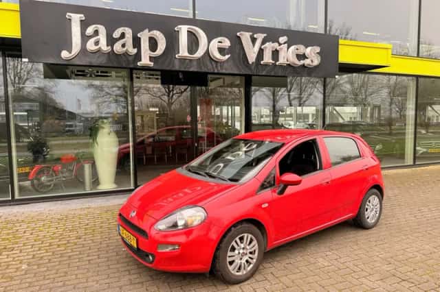 Fiat Punto (2016) thumbnail 2