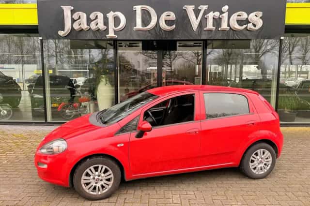 Fiat Punto (2016) thumbnail 3
