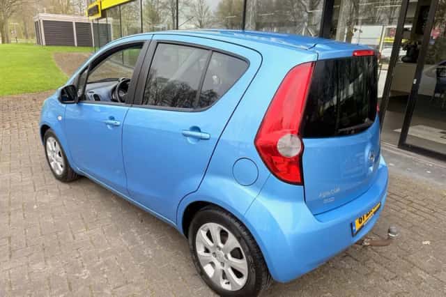 Opel Agila (2008) thumbnail 4