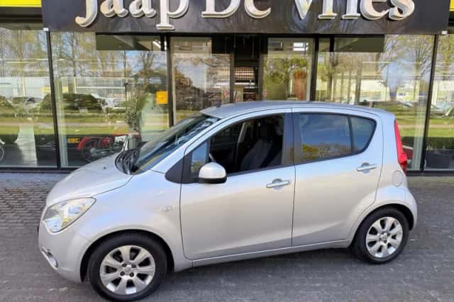 Opel Agila (2010) thumbnail 3