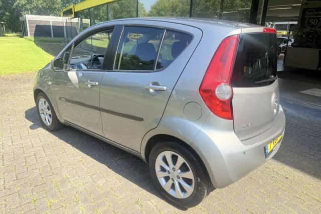 Opel Agila (2014) thumbnail 4