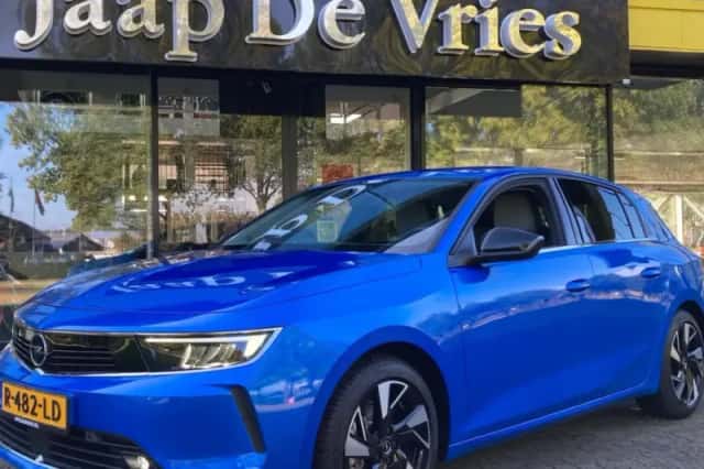 Opel Astra (2022) thumbnail 1