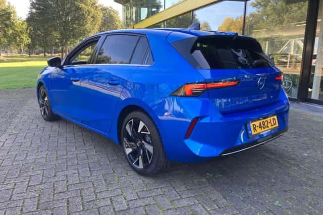 Opel Astra (2022) thumbnail 4