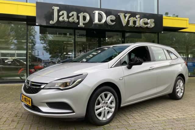 Opel Astra (2018) thumbnail 2