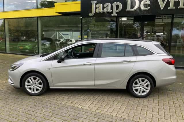 Opel Astra (2018) thumbnail 3