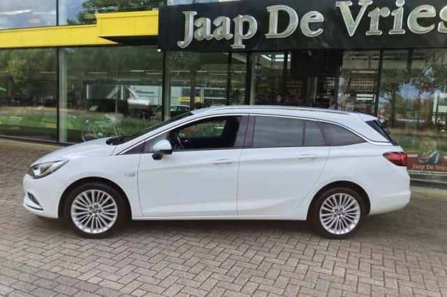 Opel Astra (2018) thumbnail 3