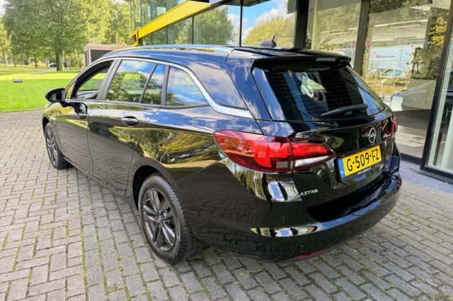 Opel Astra (2019) thumbnail 4