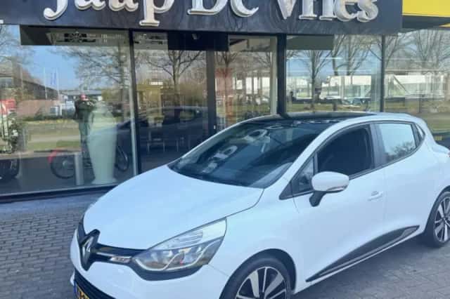 Renault Clio (2016) thumbnail 1