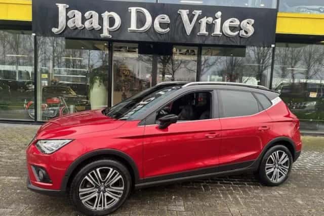 SEAT Arona (2018) thumbnail 3