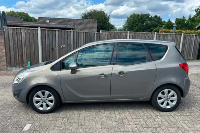 Opel Meriva (2013) thumbnail 3