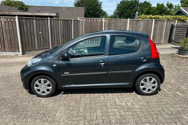 Peugeot 107 (2010) thumbnail 3