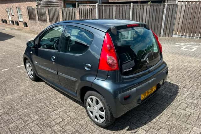 Peugeot 107 (2010) thumbnail 4