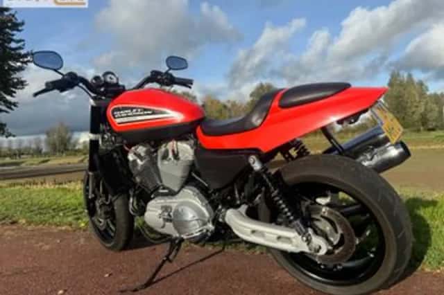 HARLEY-DAVIDSON SPORTSTER (2010) thumbnail 1