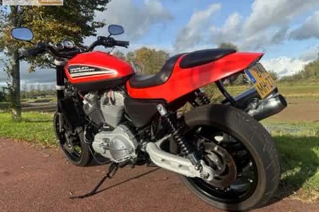 HARLEY-DAVIDSON SPORTSTER (2010) thumbnail 5