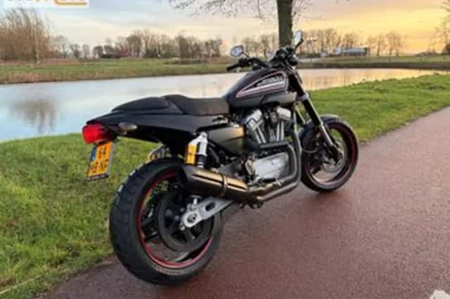 HARLEY-DAVIDSON SPORTSTER (2011) thumbnail 3