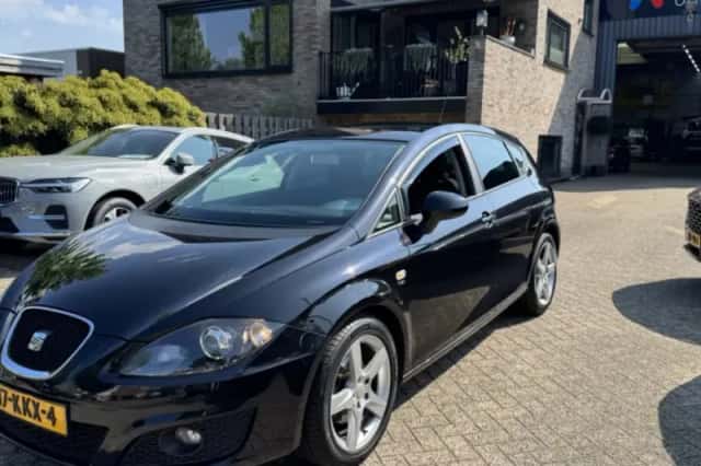SEAT Leon (2010) thumbnail 1