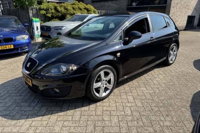 SEAT Leon (2010) thumbnail 3