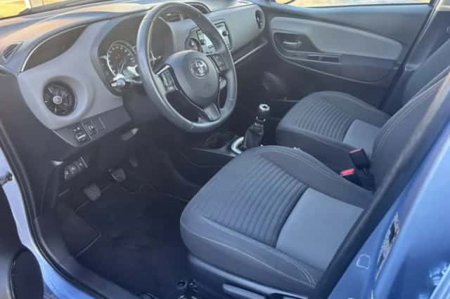 Toyota Yaris (2017) thumbnail 5