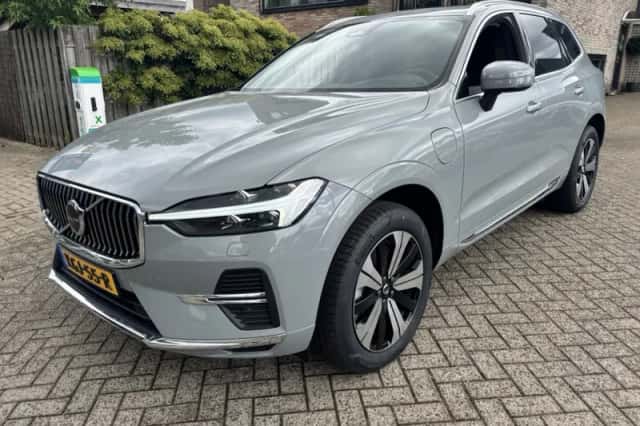 Volvo XC60 (2025) thumbnail 2