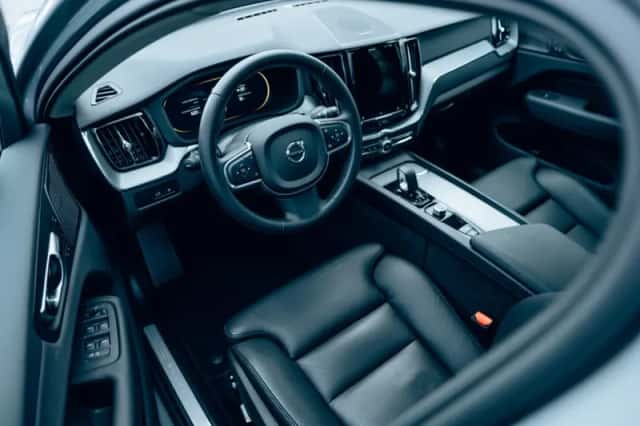 Volvo XC60 (2025) thumbnail 4