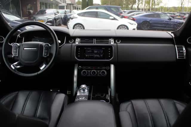 Land Rover Range Rover (2017) thumbnail 2