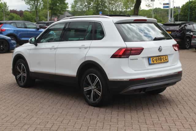 Volkswagen Tiguan (2016) thumbnail 3