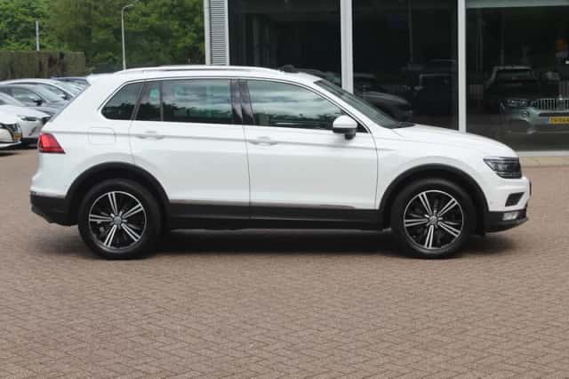 Volkswagen Tiguan (2016) thumbnail 5
