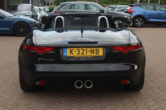 Jaguar F-Type (2017) thumbnail 15
