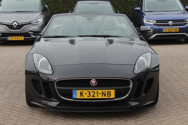 Jaguar F-Type (2017) thumbnail 8