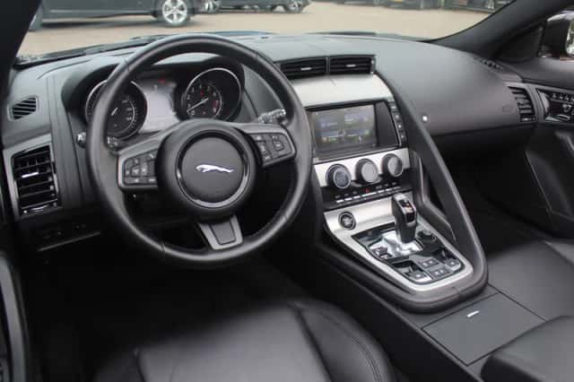 Jaguar F-Type (2017) thumbnail 9