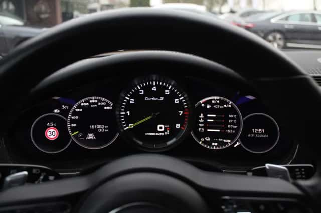 Porsche Panamera (2019) thumbnail 18