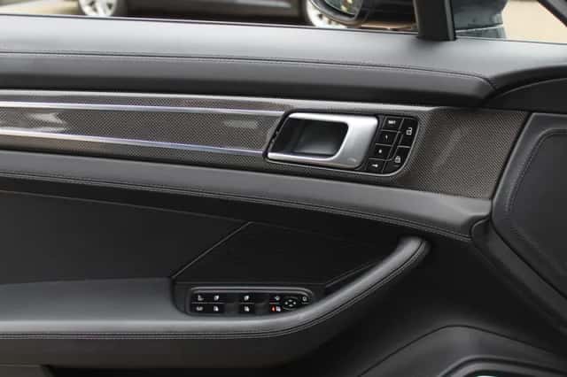 Porsche Panamera (2019) thumbnail 36