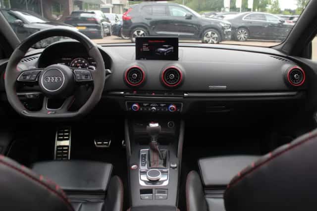 Audi RS3 (2019) thumbnail 2