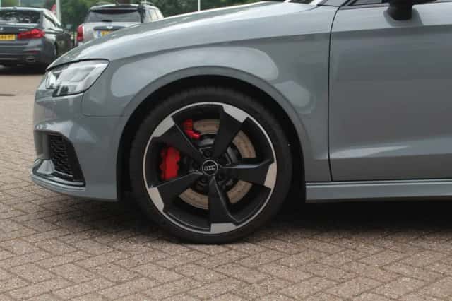 Audi RS3 (2019) thumbnail 15