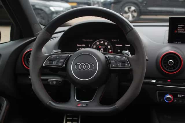 Audi RS3 (2019) thumbnail 17