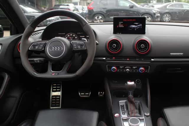 Audi RS3 (2019) thumbnail 10