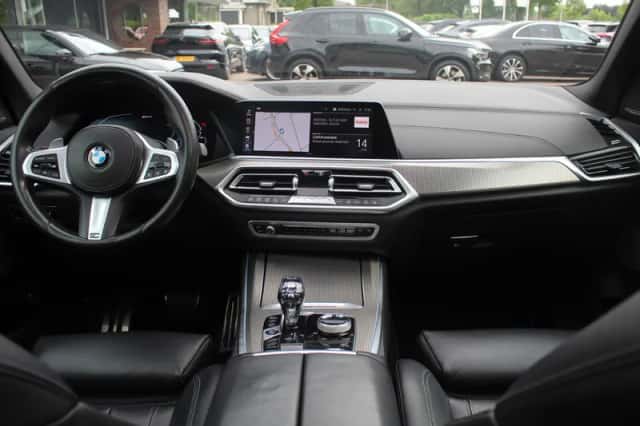 BMW X5 (2019) thumbnail 2